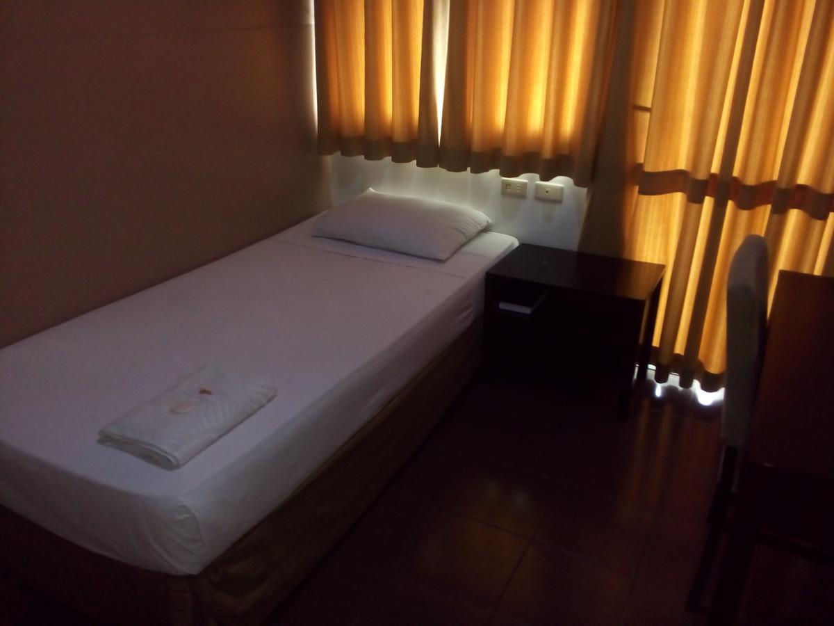Hotel Kichi Легазпи Екстериор снимка